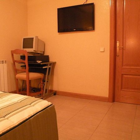 Hostal Benamar Madrid Exterior photo