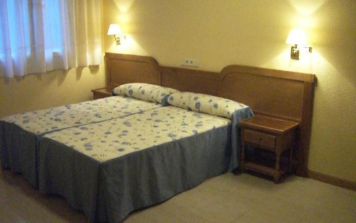 Hostal Benamar Madrid Exterior photo