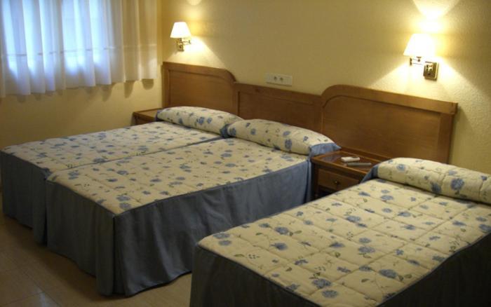 Hostal Benamar Madrid Room photo